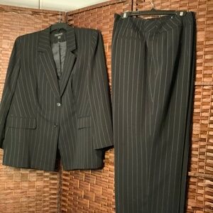 John Meyer Women’s Pant Suit